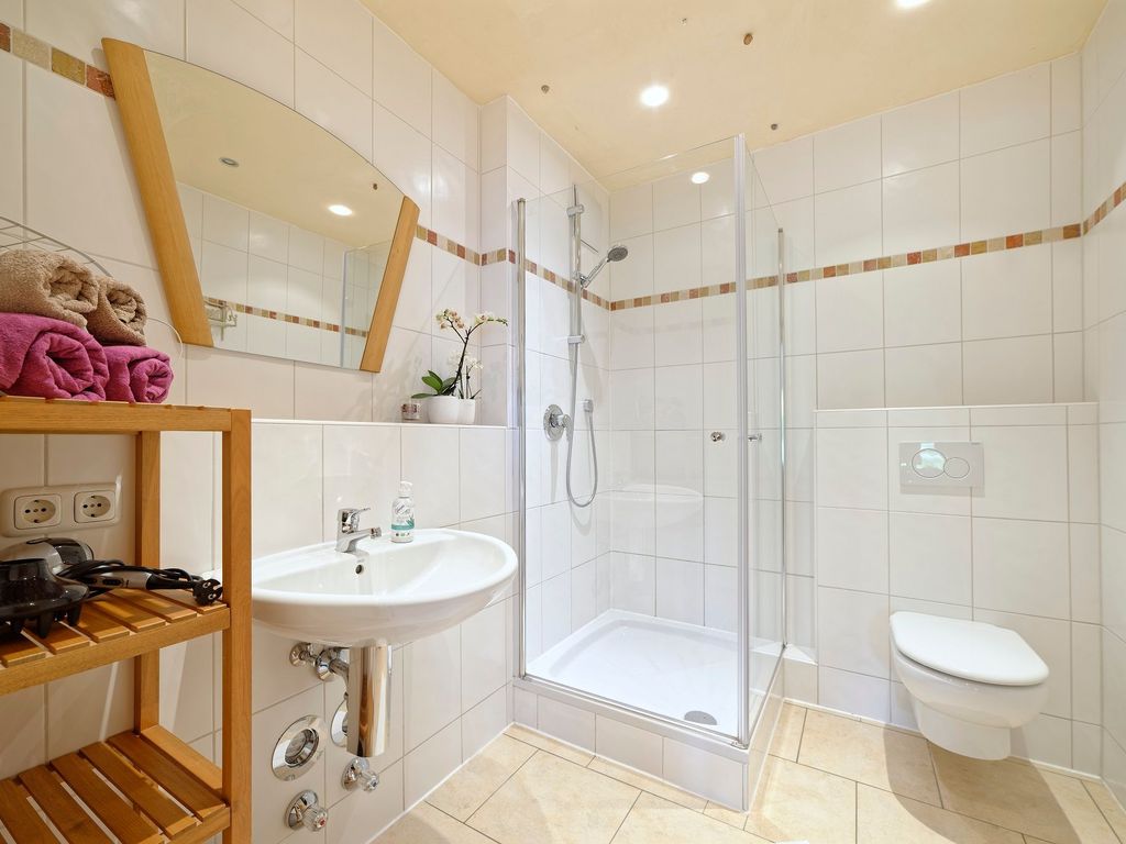 Dusche mit WC