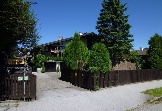 Ferienwohnungen Lärchennest zwischen Chiemsee und Bergen