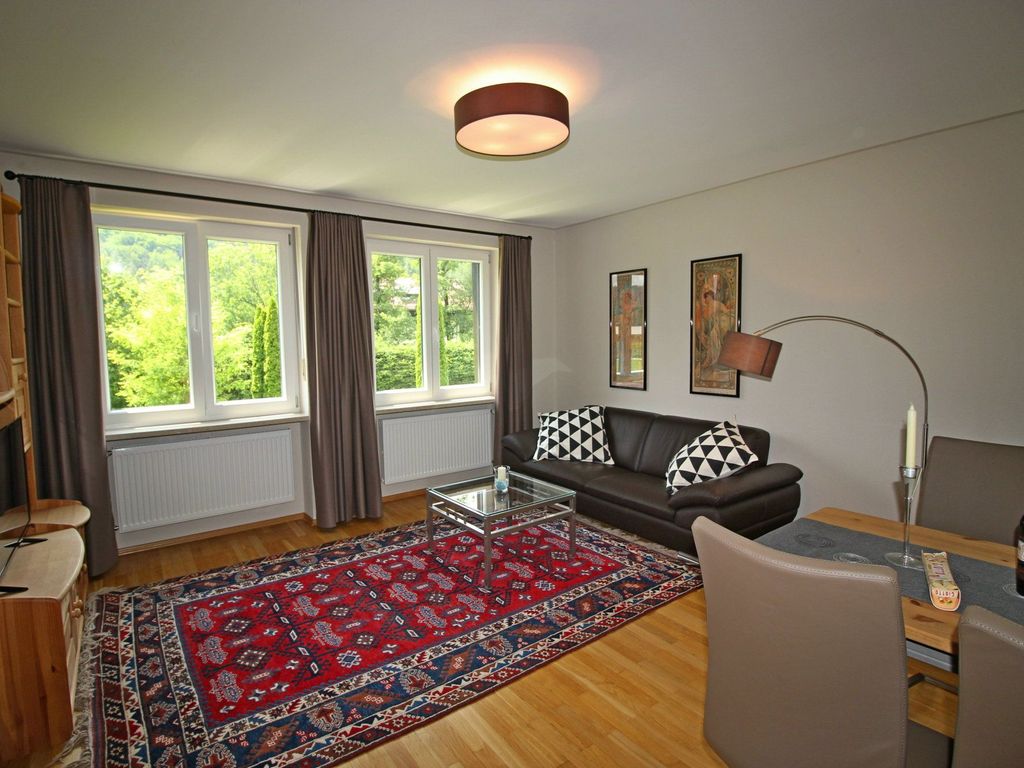 Wohnzimmer mit Essbereich