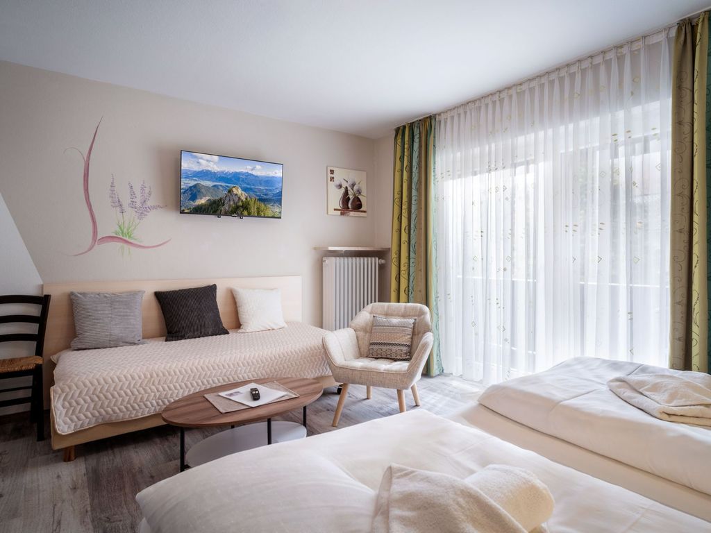 Zimmeransicht mit Zustellbett