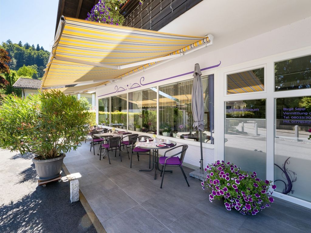 Terrasse mit Frühstücksmöglichkeit
