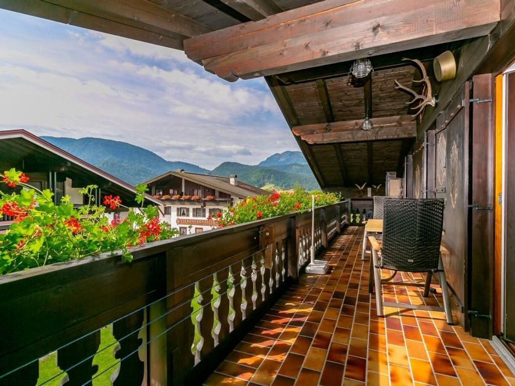 Großer Balkon über die gesamte Wohnung