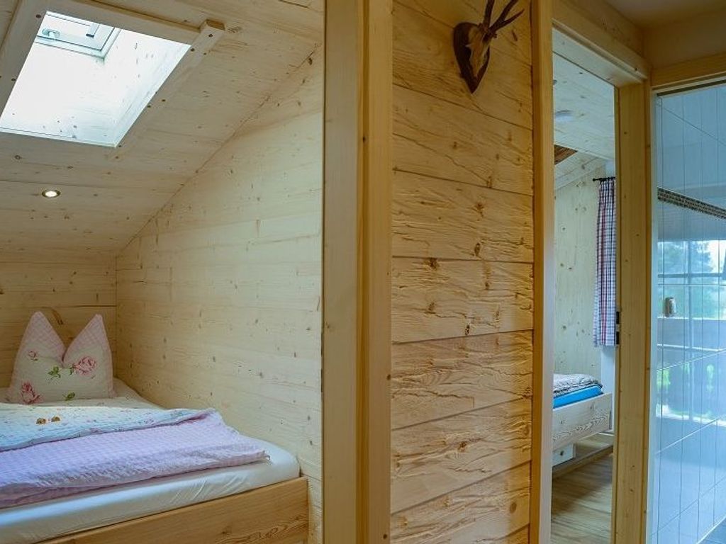Schalfzimmer 2 mit Einbauett     1,20 x 2,00 m