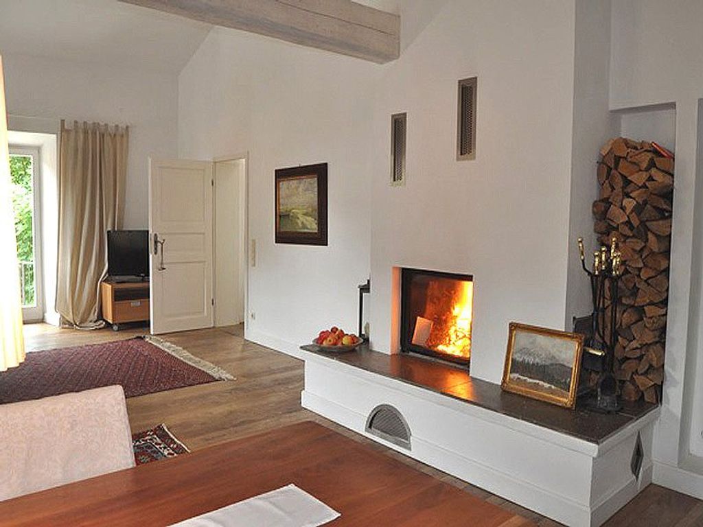 Wohnraum mit Kamin