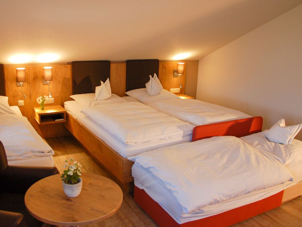 Dreibett/Vierbettzimmer