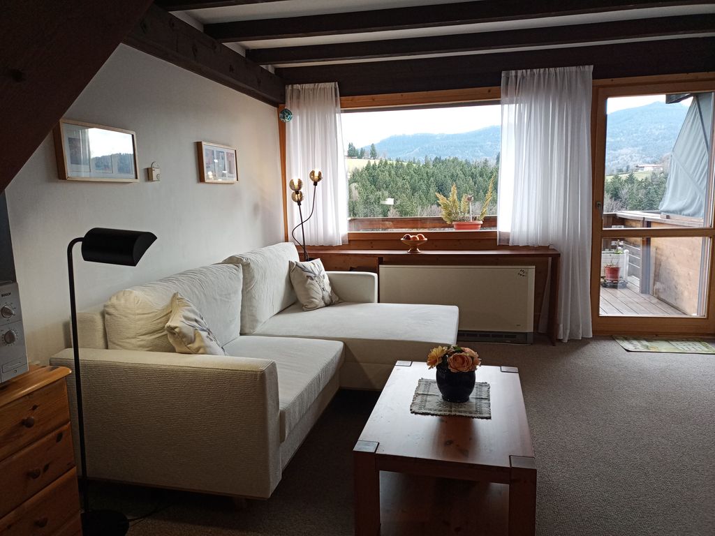 Wonzimmer und Balkon