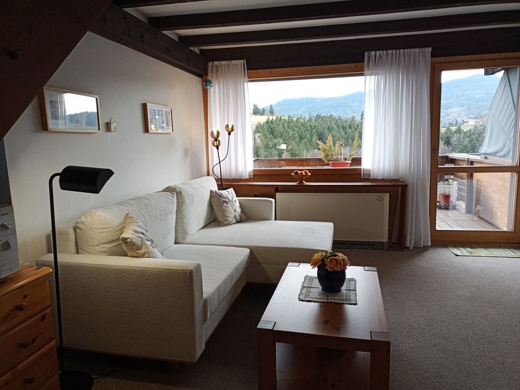 Wonzimmer und Balkon