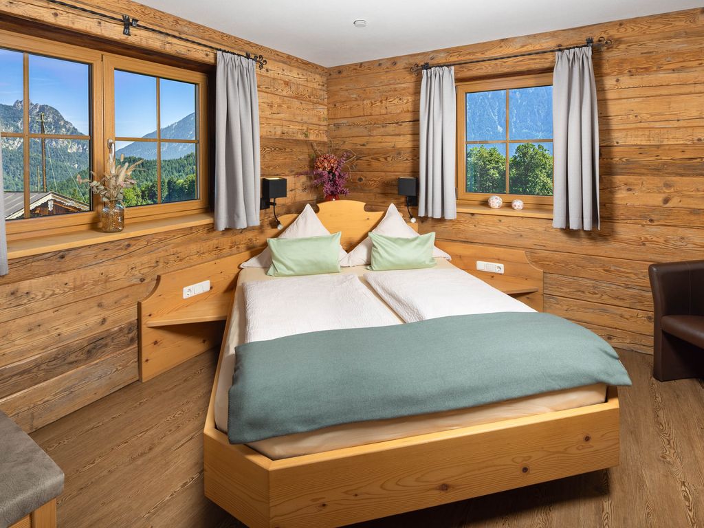 Schlafzimmer 1