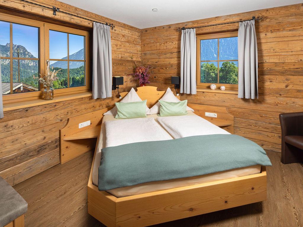 Schlafzimmer 1