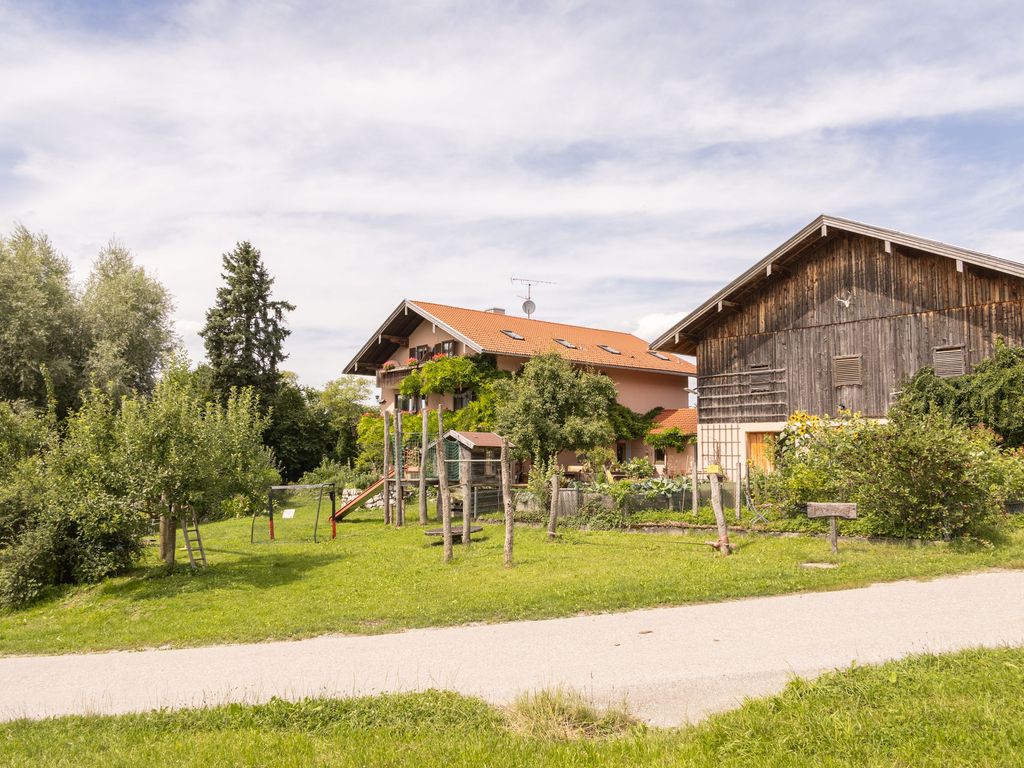 Unser Bauernhaus mit Spielwiese