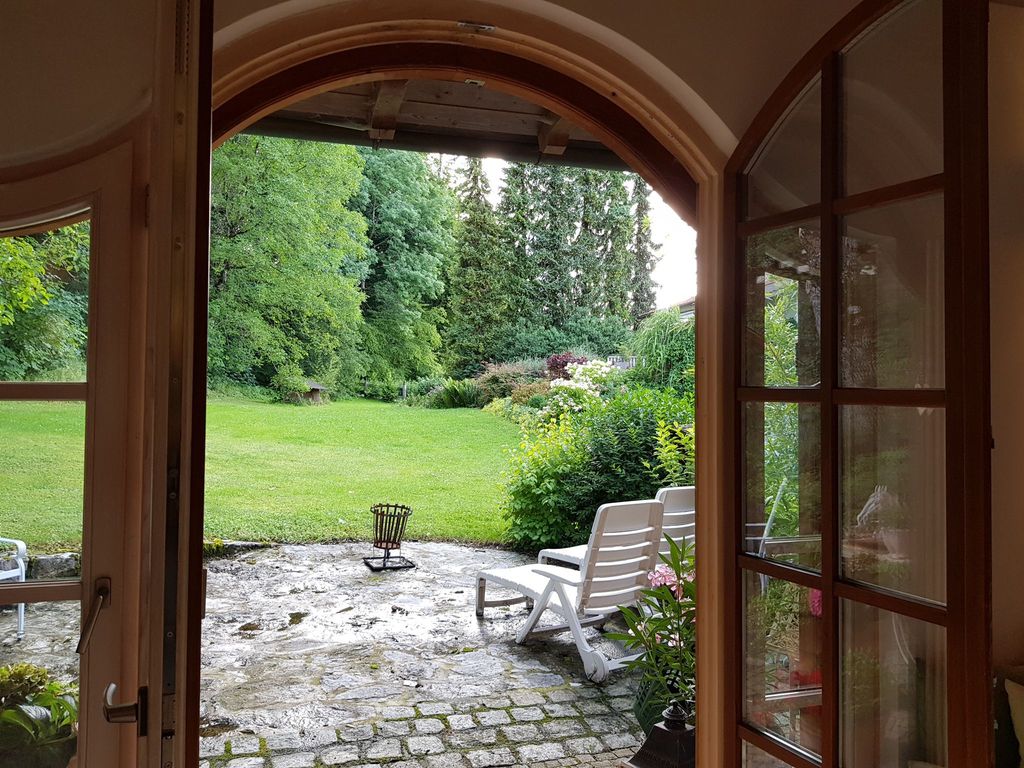 Zur Terrasse und Liegewiese