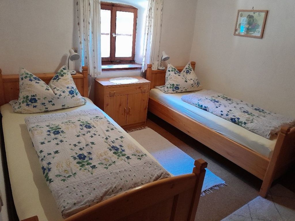 2. Schlafzimmer