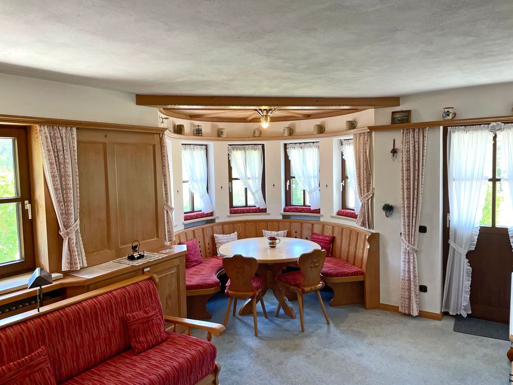 Wohnraum mit Terrasse