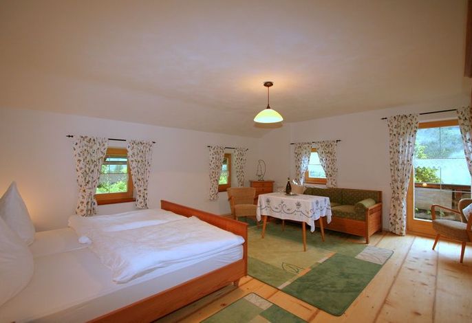 Ferienwohnung, 2-4 Personen, 80 qm, Dusche/WC, Balkon, TV, WLAN, 2 Schlafzimmer, Nichtraucher,Obergeschoss, Frühstück mögl