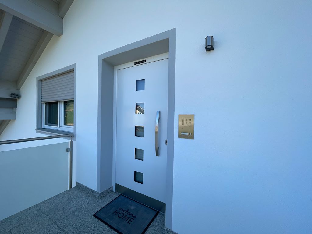 Außenansicht Ferienwohnung Hoherting - Eingang im 1. Stock