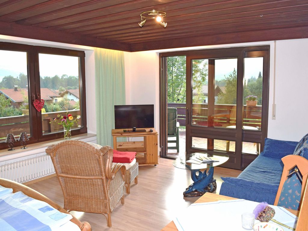 Ferienappartement "Almblick": Sitzecke & Ausblick