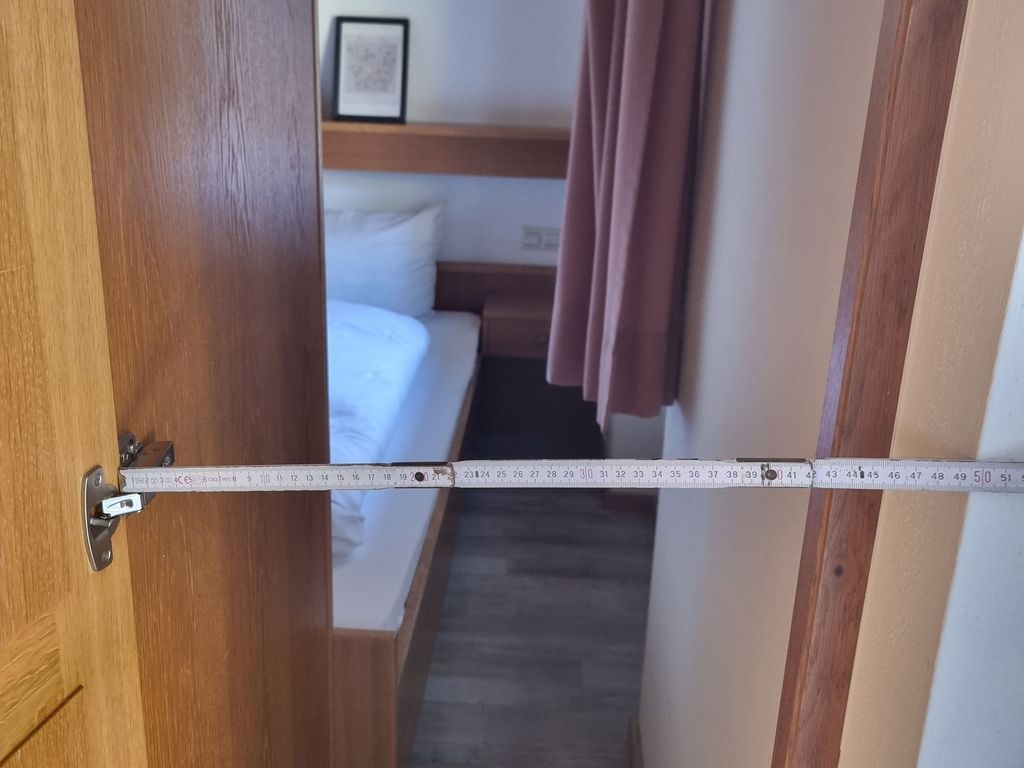 Zweiter Zugang zum Schlafzimmer (43 cm breit!!)