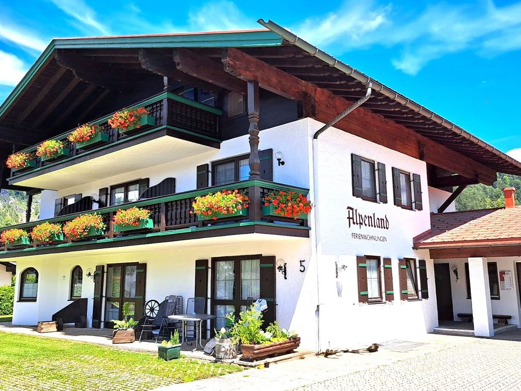 Das Haus Alpenland in der Frühlingstraße