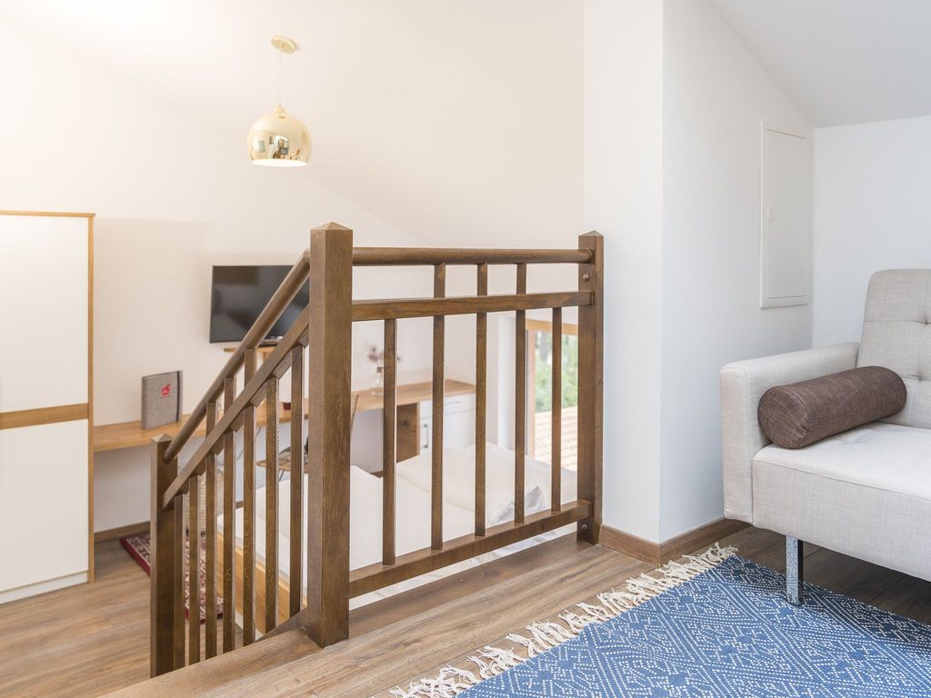 Zimmer auf zwei Ebenen