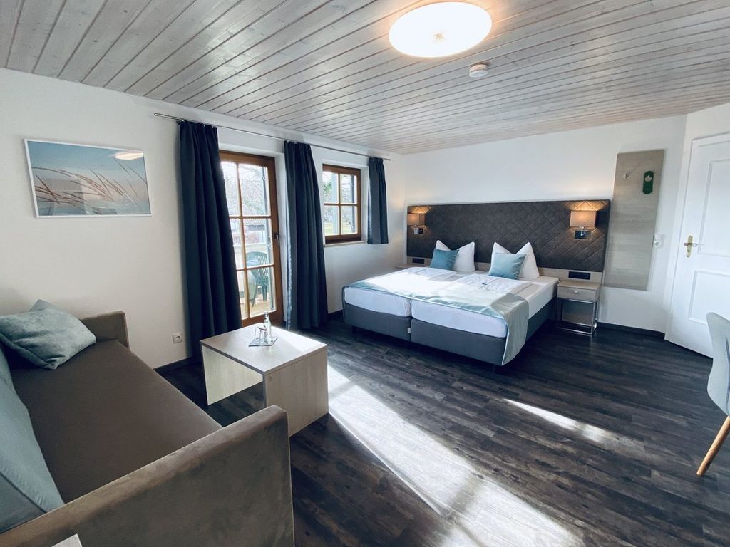 Beispiel Doppelzimmer mit Balkon 22 qm