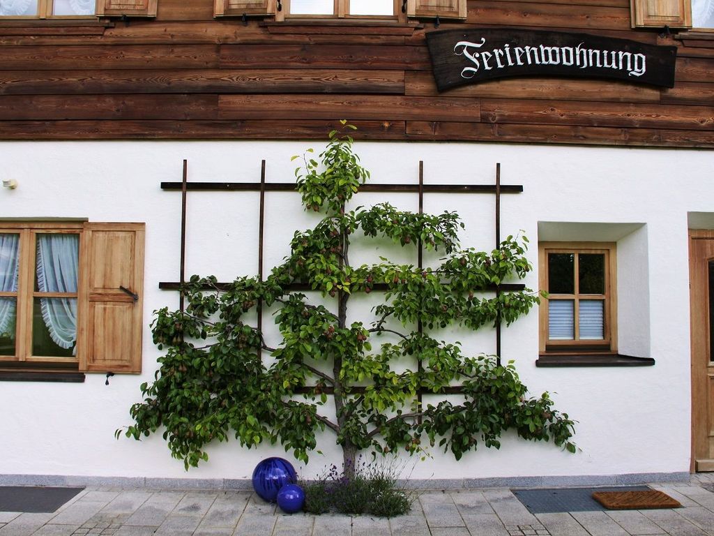 Hausansicht Osten Sommer