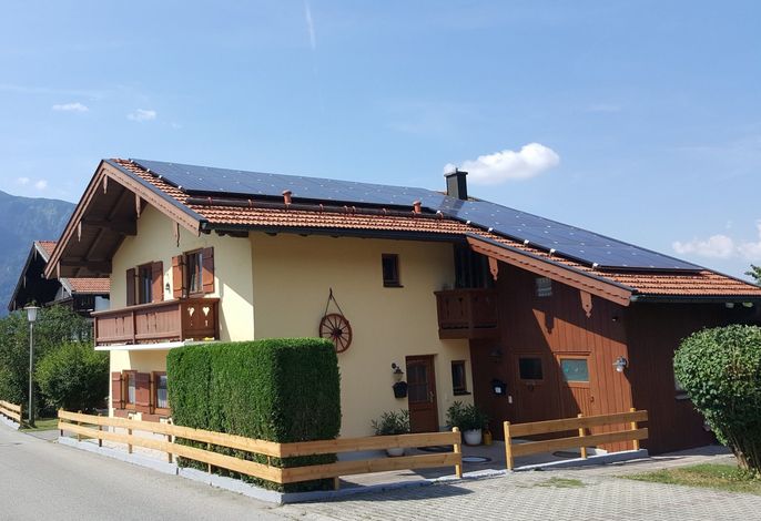 Chiemgauferienwohnungen - Wanderlust und Alpenrose