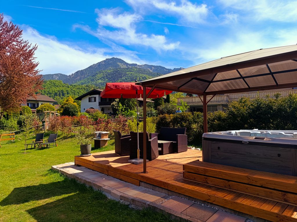 Garten mit Blick in die Berge