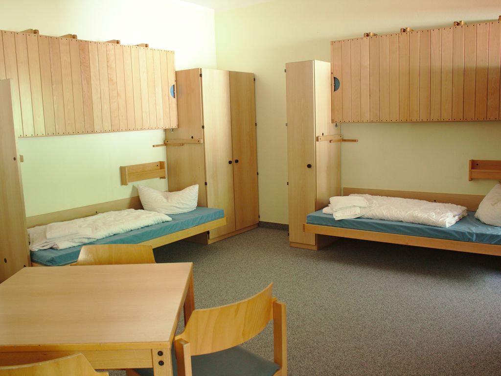 Mehrbettzimmer barrierefreie untere Betten (Beispiel 3)