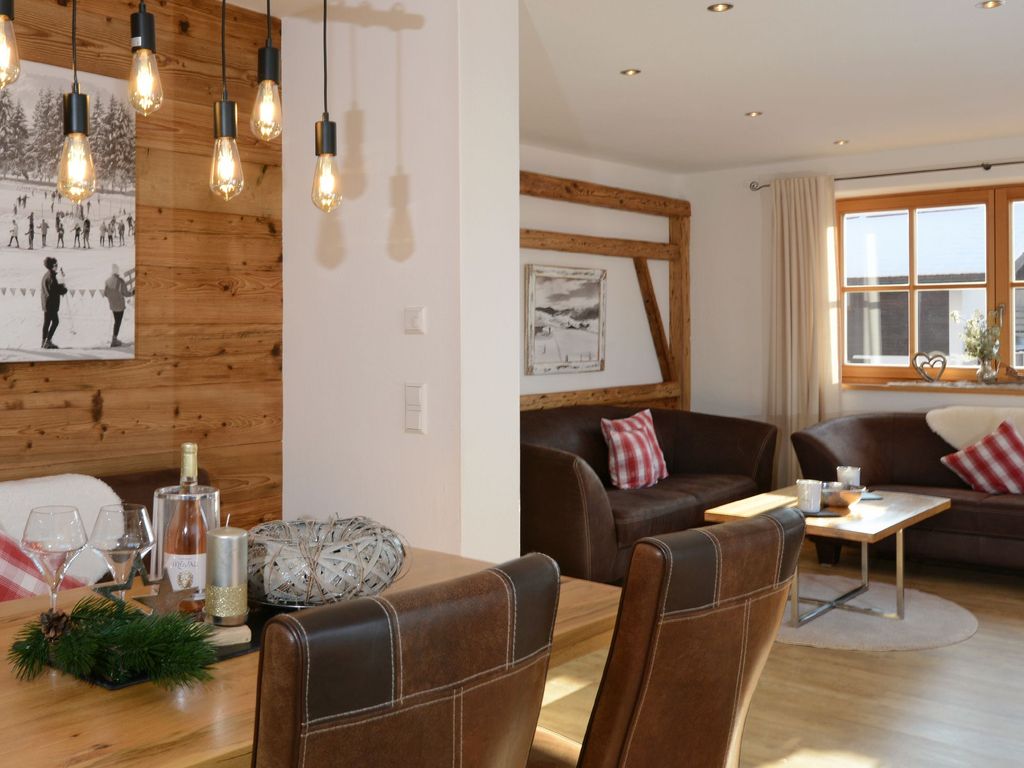 Küche und Wohnzimmer