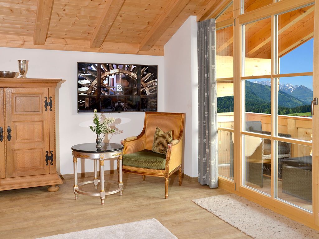 Wohnzimmer mit Flachbildschirm