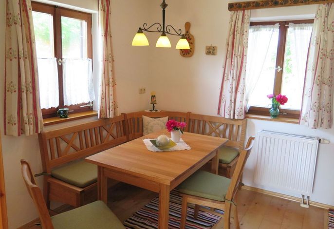 Fewo 90 m², 3 SZ, Liegewiese, seperates WC, Bergblick, W-LAN(Gastzugang)