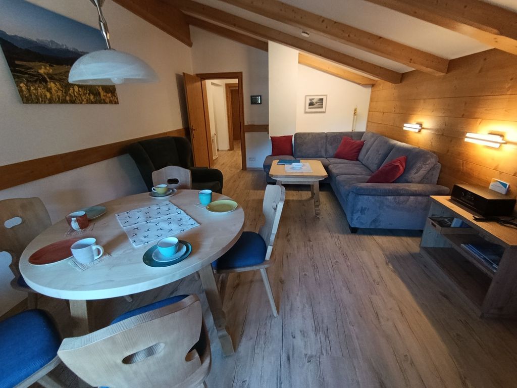 Wohnzimmer mit Eßecke