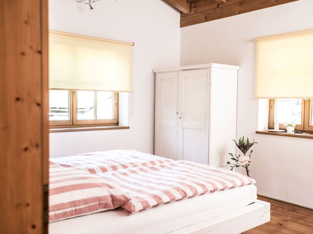Schlafzimmer 1