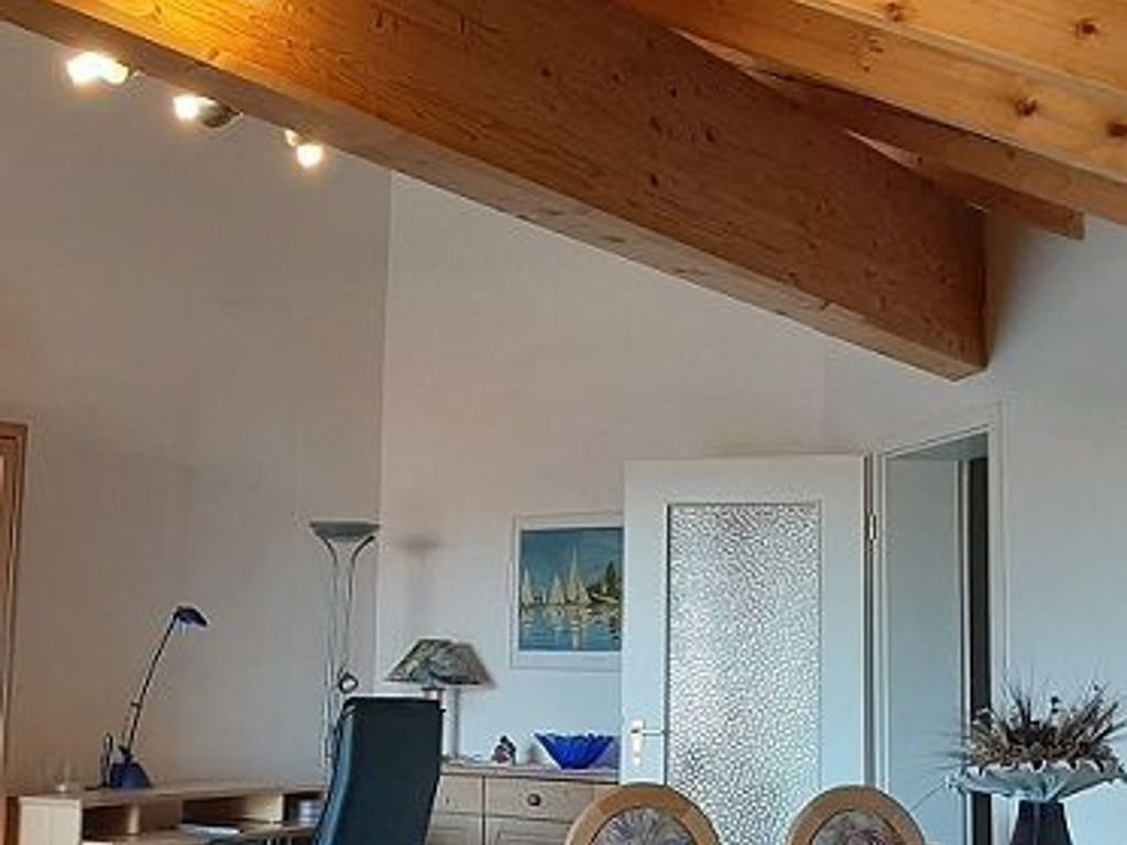 Wohnbereich mit Schreibtisch