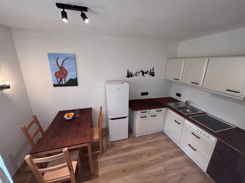 Küche mit Essbereich