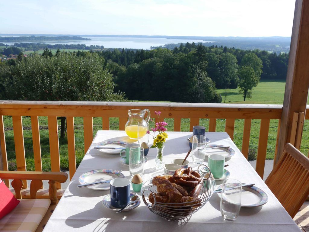 Balkon mit Ausblick von beiden Ferienwohnungen