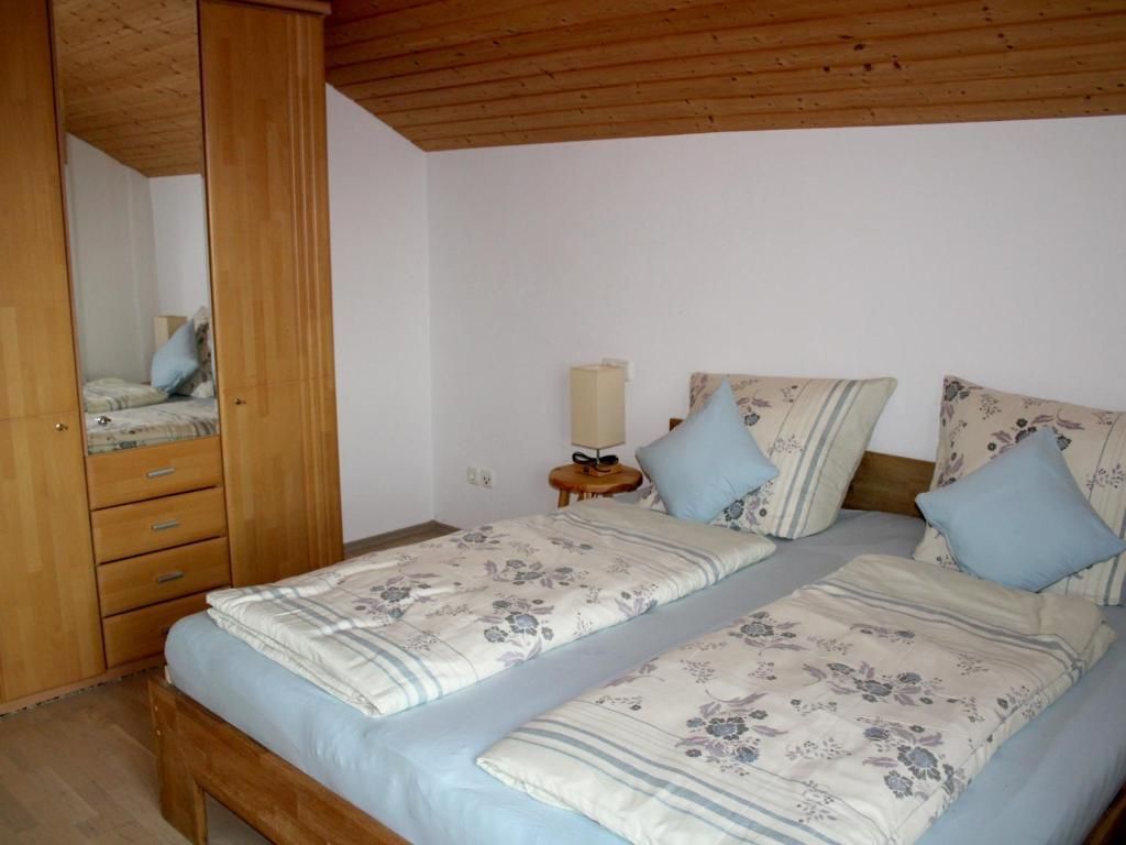 Schlafzimmer 2