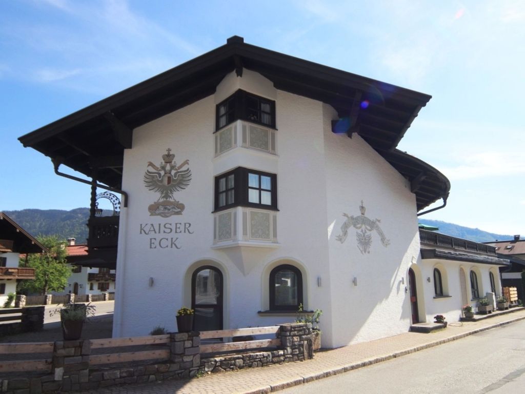 Hausansicht Kaisereck im Sommer