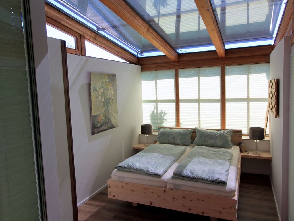 2. Schlafzimmer mit Beschattung