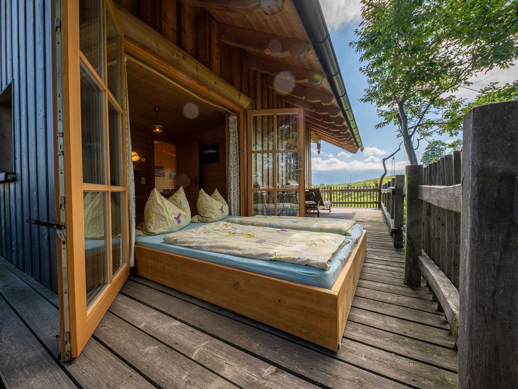 Bett zum nach Draußen schieben