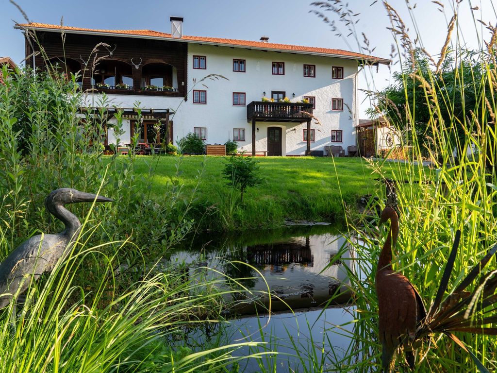 Teich und Haus