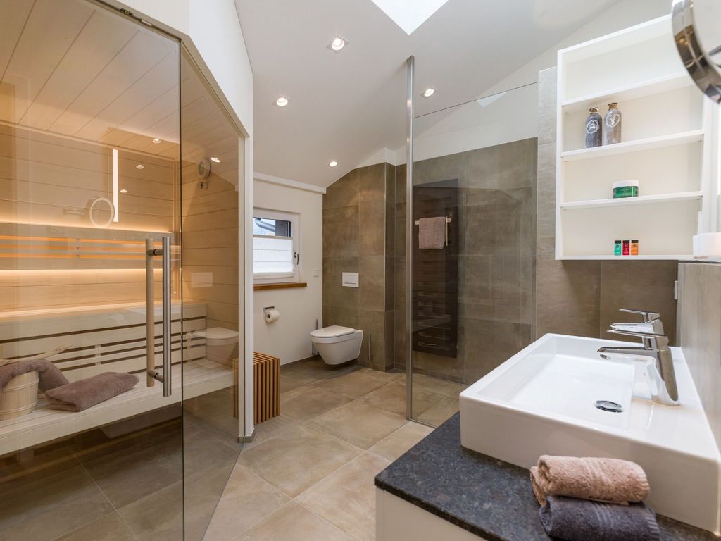 Badezimmer mit Sauna