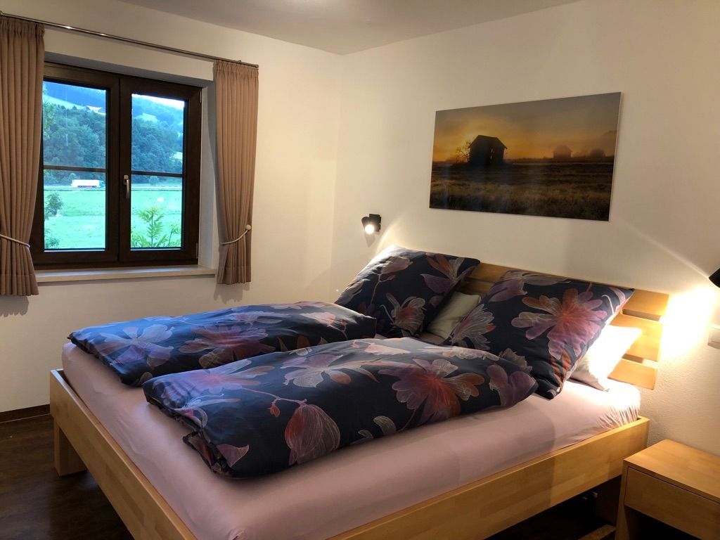 Hier lässt es sich träumen - Doppelbett im Schlafzimmer