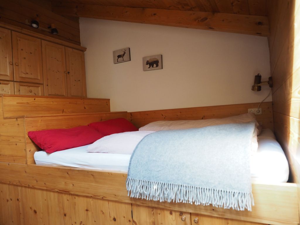 Schlafzimmer 1
