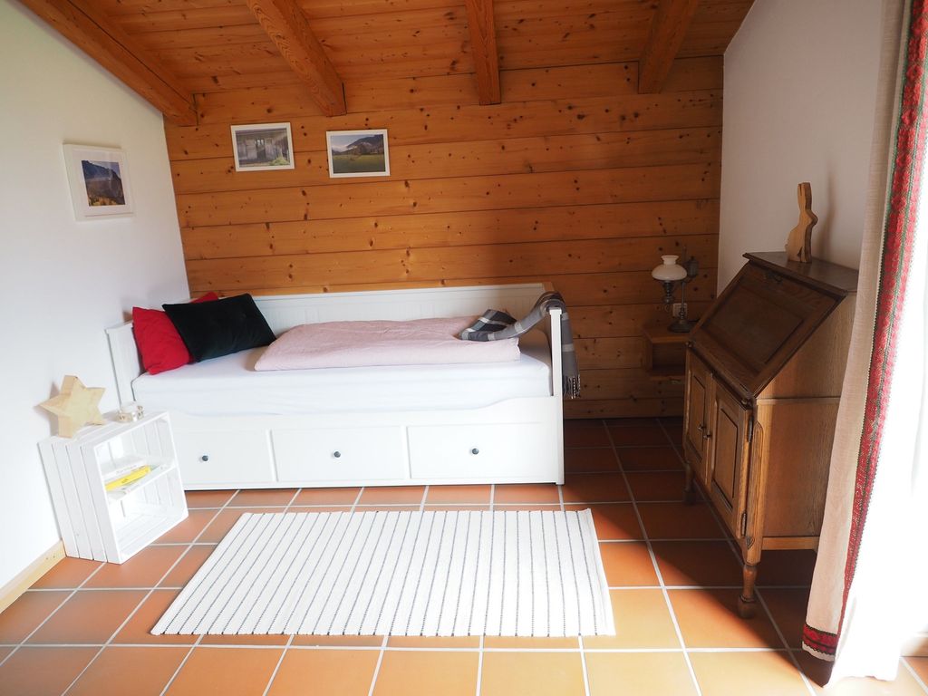 Schlafzimmer 2