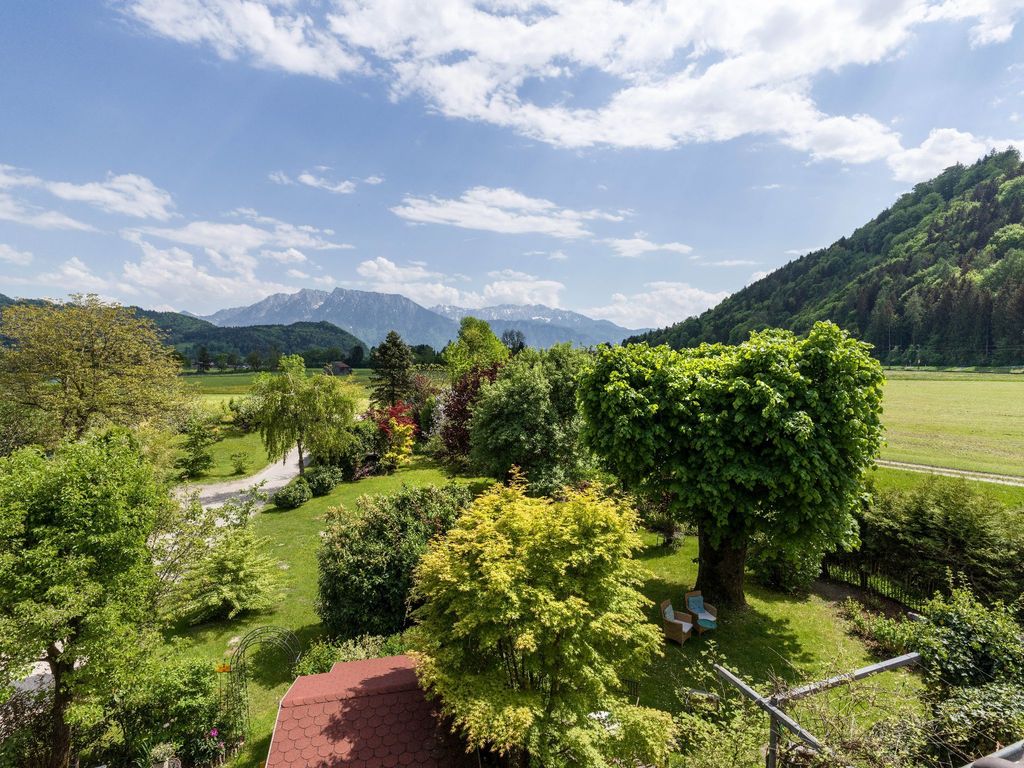 Blick vom Balkon auf Garten Kaisergebirge
