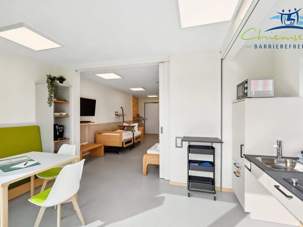 Dreibettzimmer, wahlweise mit Pflegebett