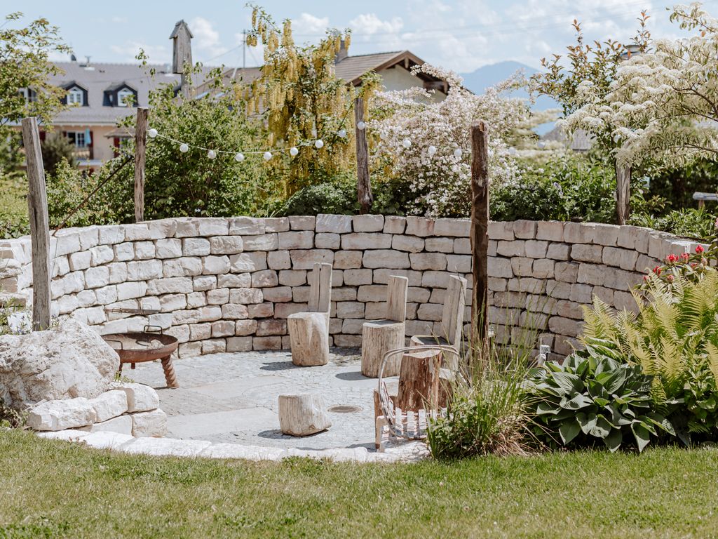 Feuerstelle_und_Garten_Mai_26