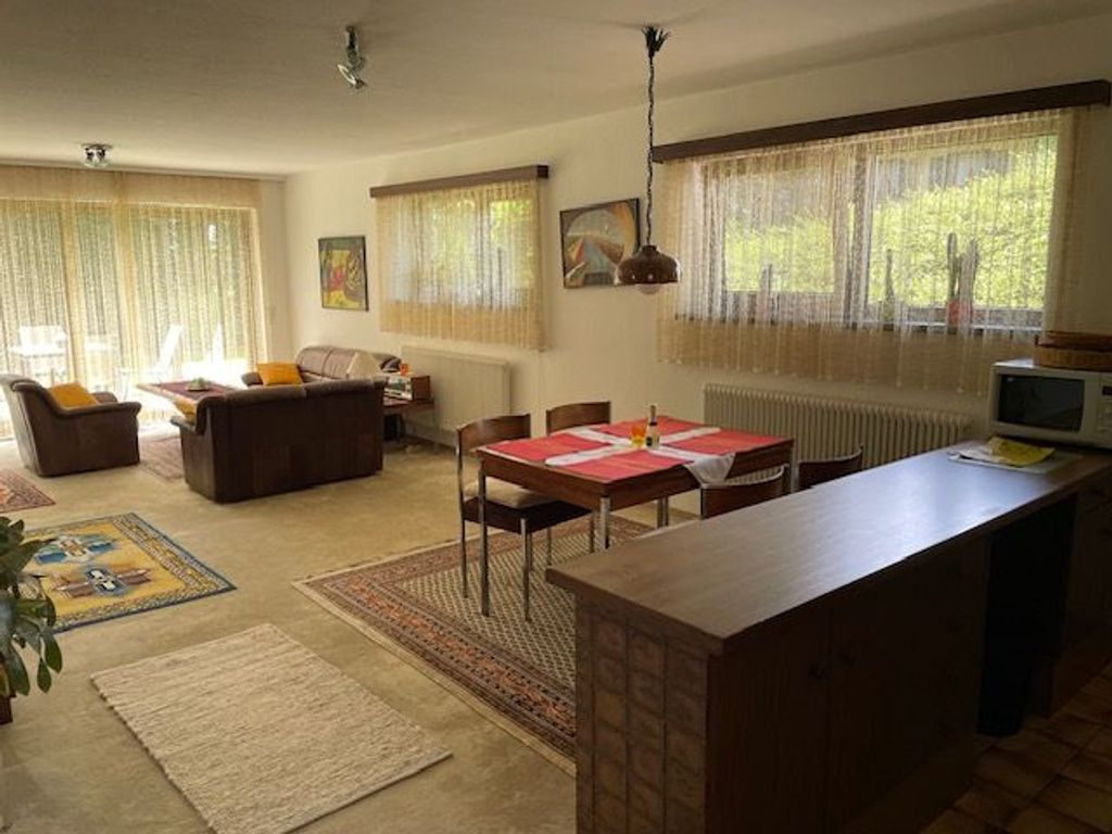 Blick ins Wohnzimmer