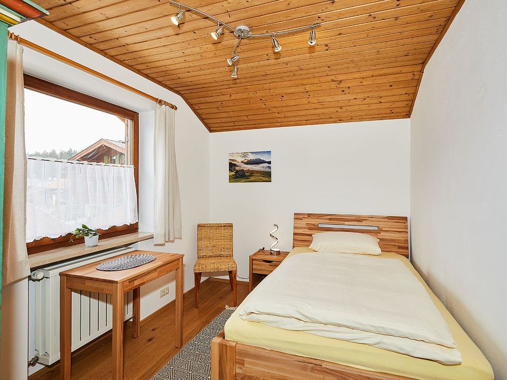 Das 4. Schlafzimmer hat ein schmales Doppel- od. breites Einzelbett (120 x 200)